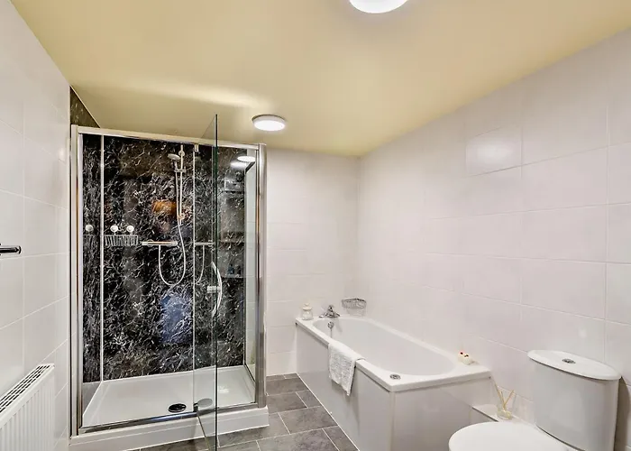 2 Bed In Airton 94261